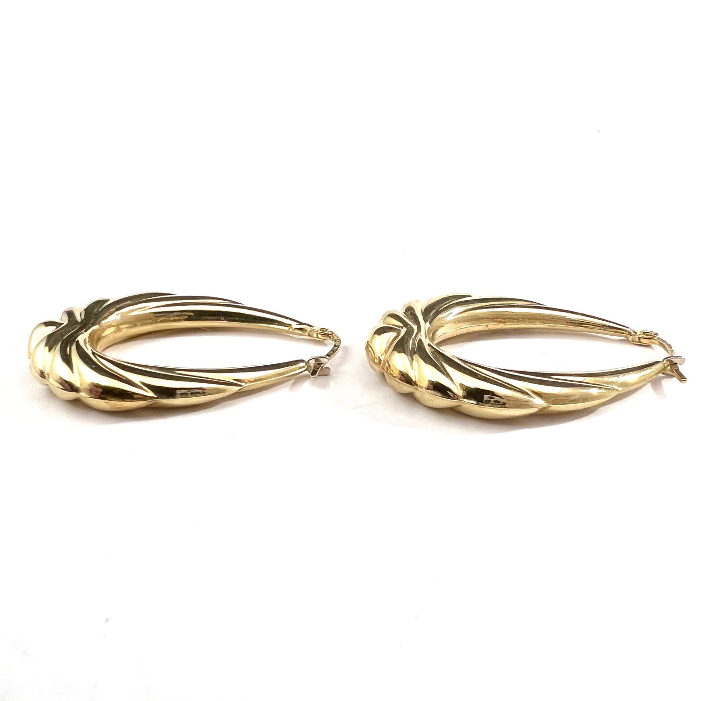 Uno A Erre, Arezzo, Italy 1970-80s. Large 18k Gold Earrings.