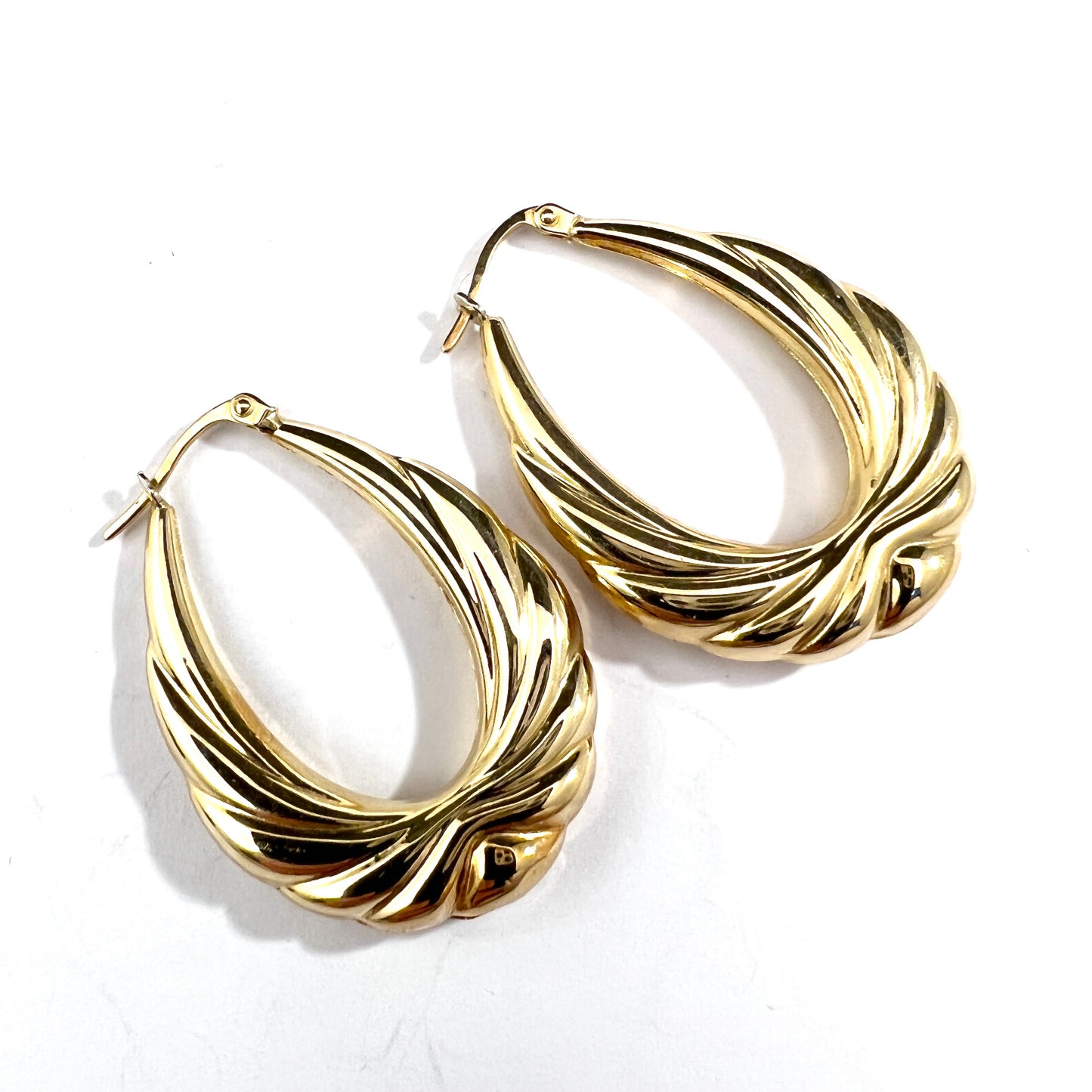 Uno A Erre, Arezzo, Italy 1970-80s. Large 18k Gold Earrings.