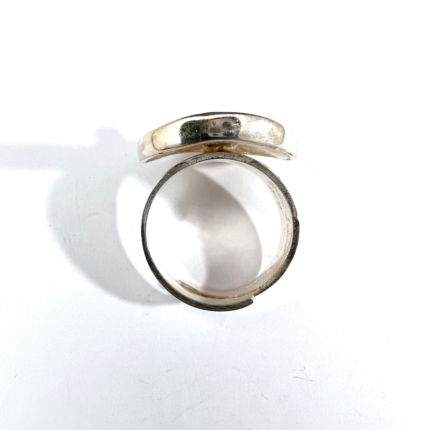 Jorma Laine for Turun Hopea Finland 1978. Solid Silver Ring. Design "Chic". Signed.