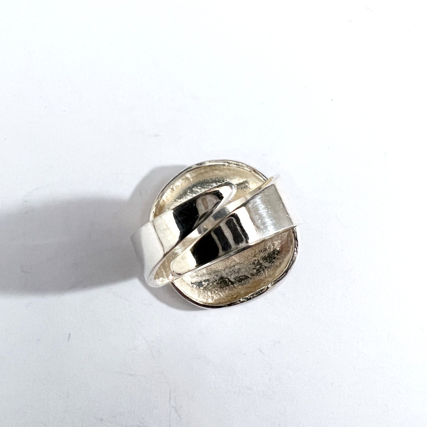 Jorma Laine for Turun Hopea Finland 1978. Solid Silver Ring. Design "Chic". Signed.