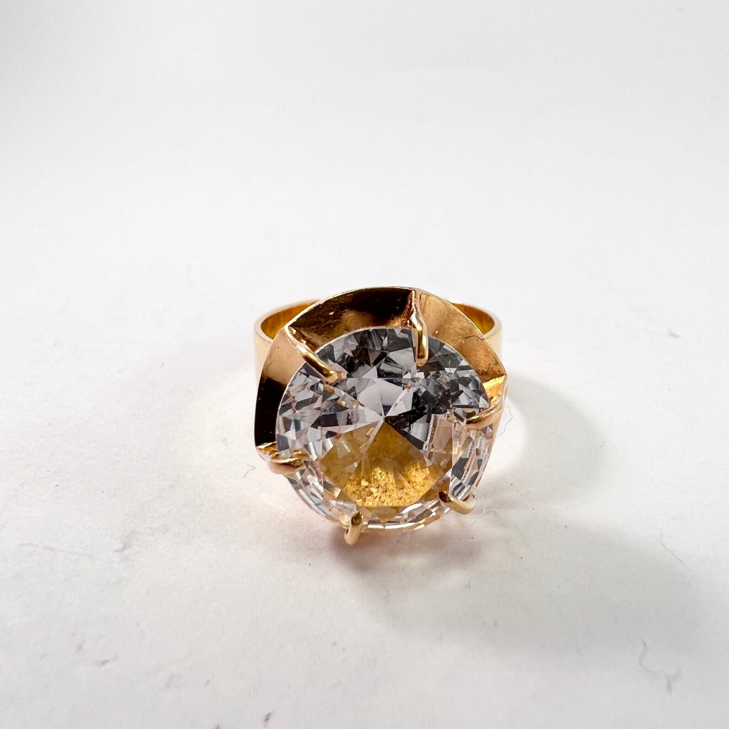 Lindgren, Sweden 1975. Vintage 18k Gold Rock Crystal Ring.