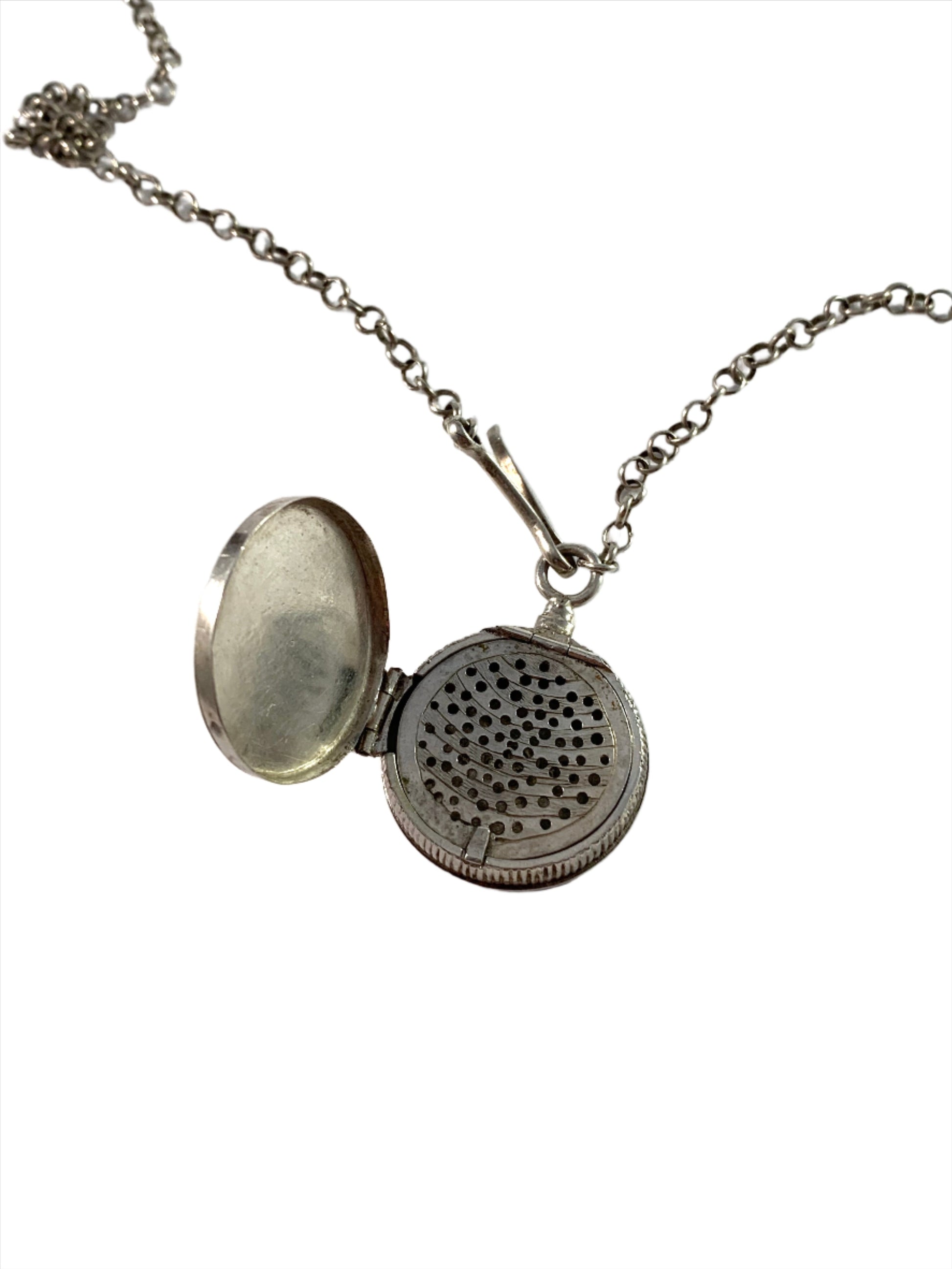 antique silver vinaigrette pendant