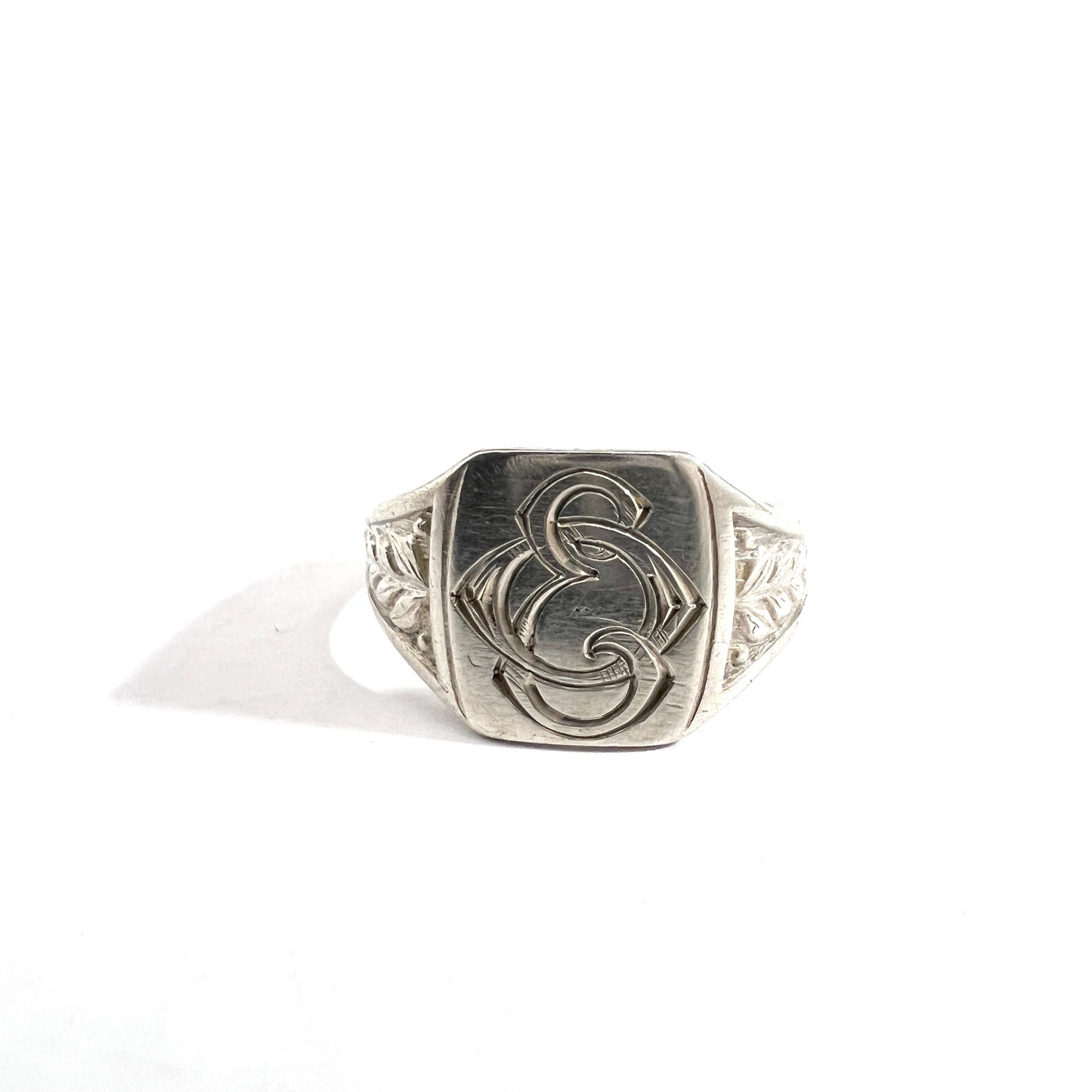 R Wahlberg, Sweden 1943. Vintage War-Time Solid Silver Signet Ring EO / OE