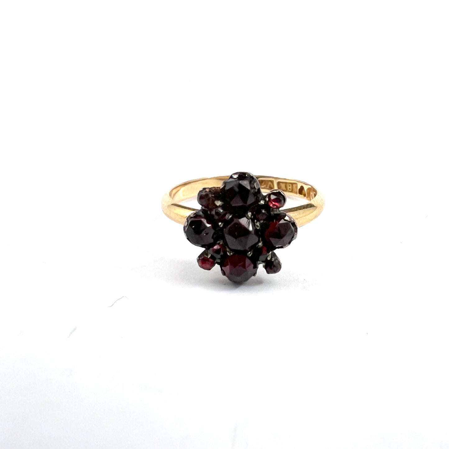 Carl Ohlsson, Sweden 1925. Vintage 18k Gold Garnet Cluster Ring.