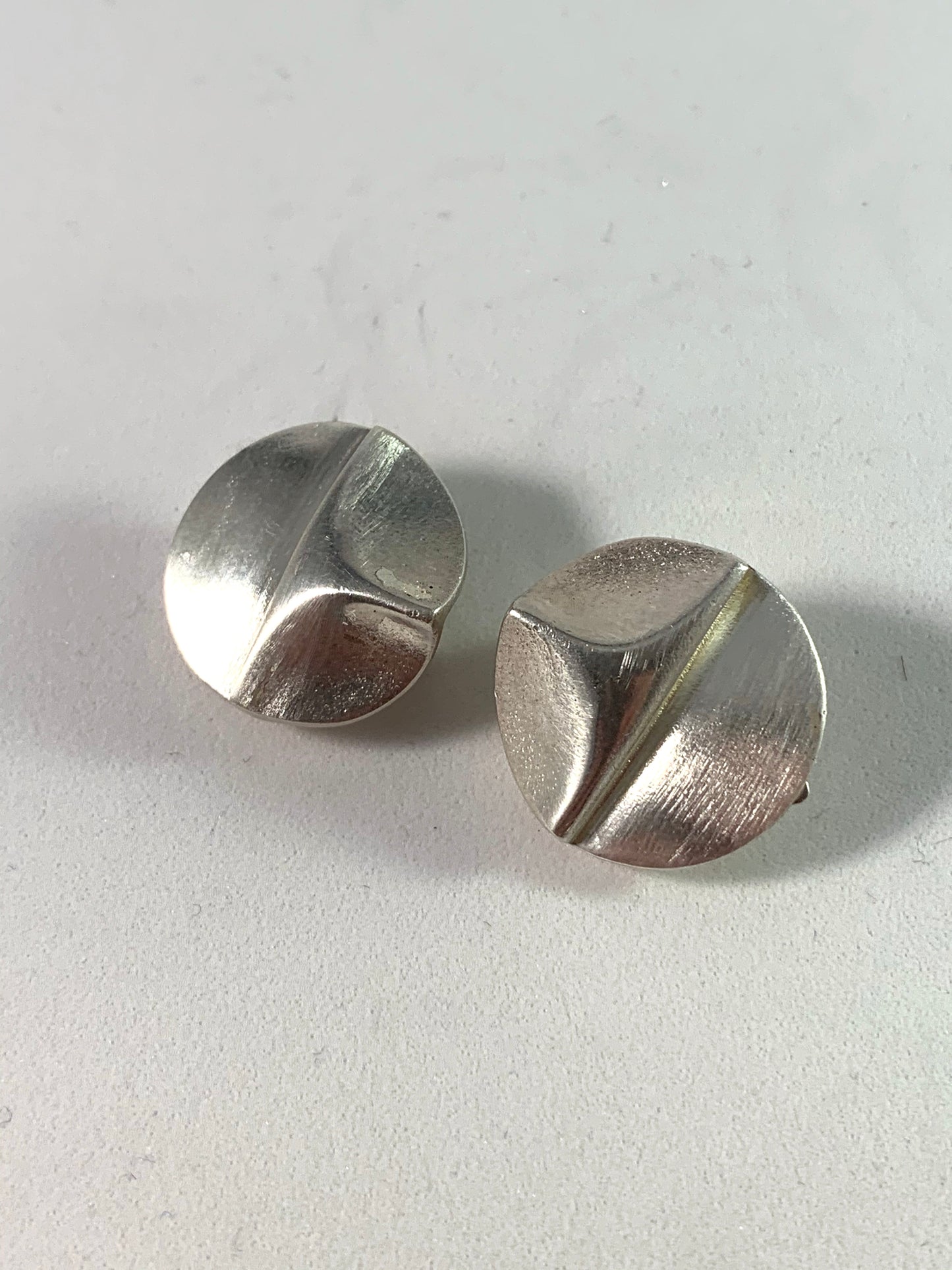 Weckstrom for Lapponia, Finland year 1983. Sterling Clip-on Earrings. Design: Southern Triangle.