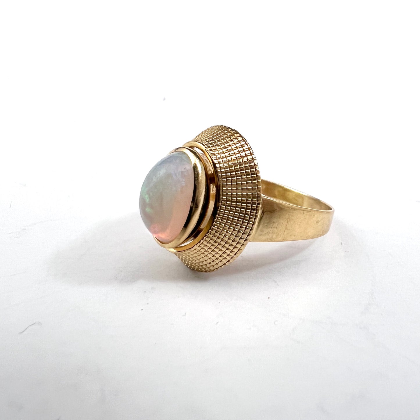 Sweden c 1970s. Vintage 18k Gold Opal Ring.