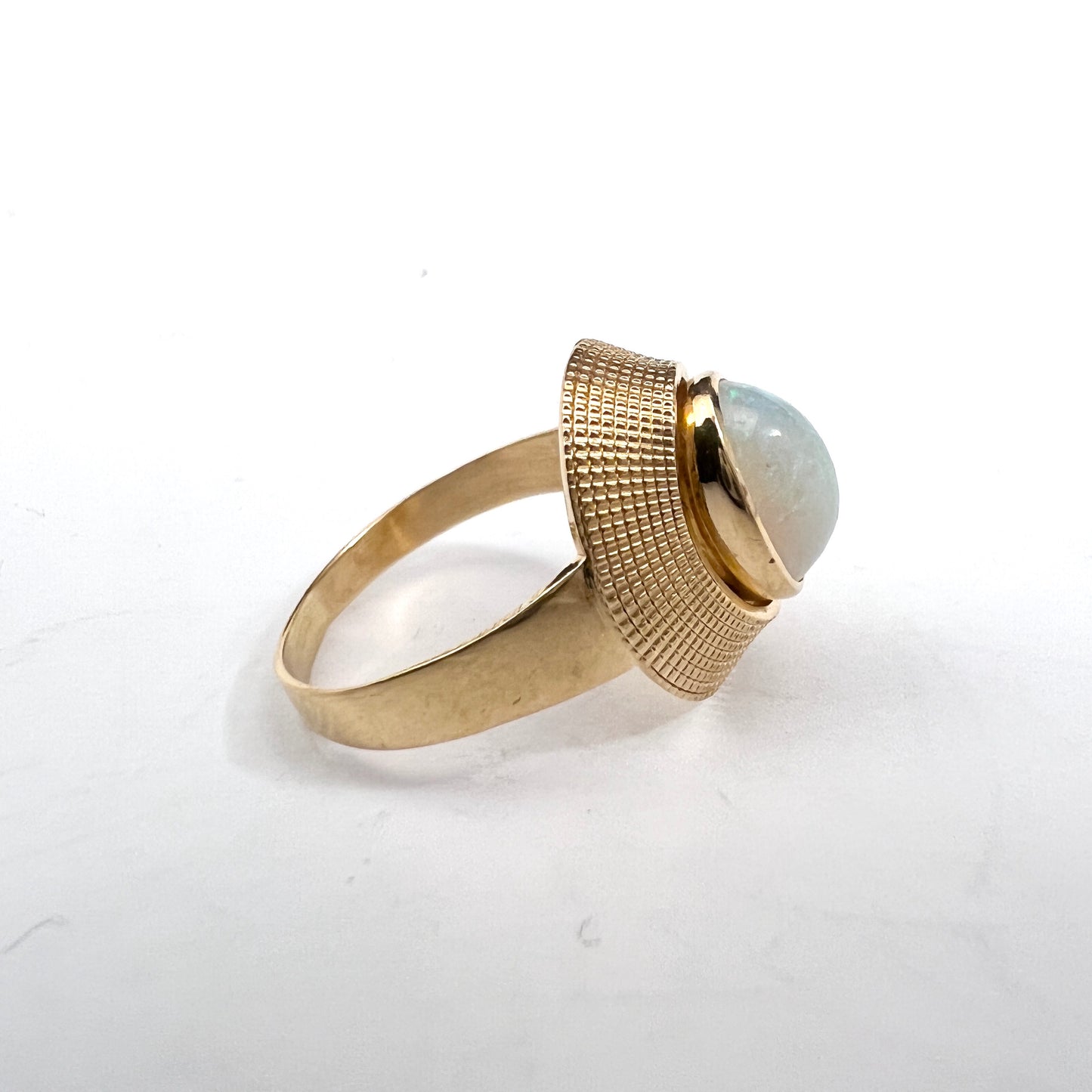 Sweden c 1970s. Vintage 18k Gold Opal Ring.