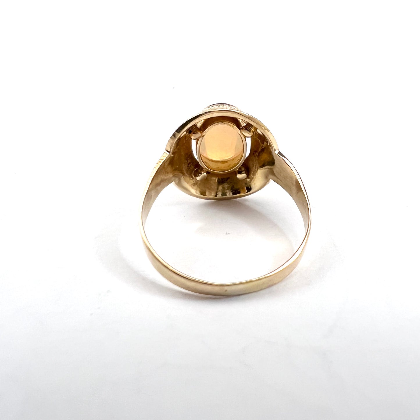 Sweden c 1970s. Vintage 18k Gold Opal Ring.