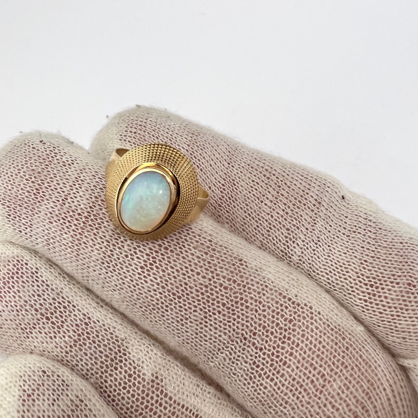 Sweden c 1970s. Vintage 18k Gold Opal Ring.