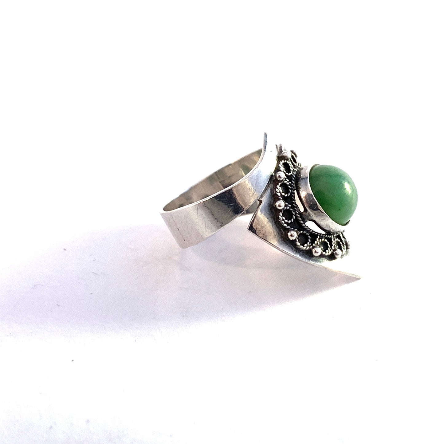 Russia, Soviet Era 1950-60s Mid Century Solid Silver Nephrite Ring.