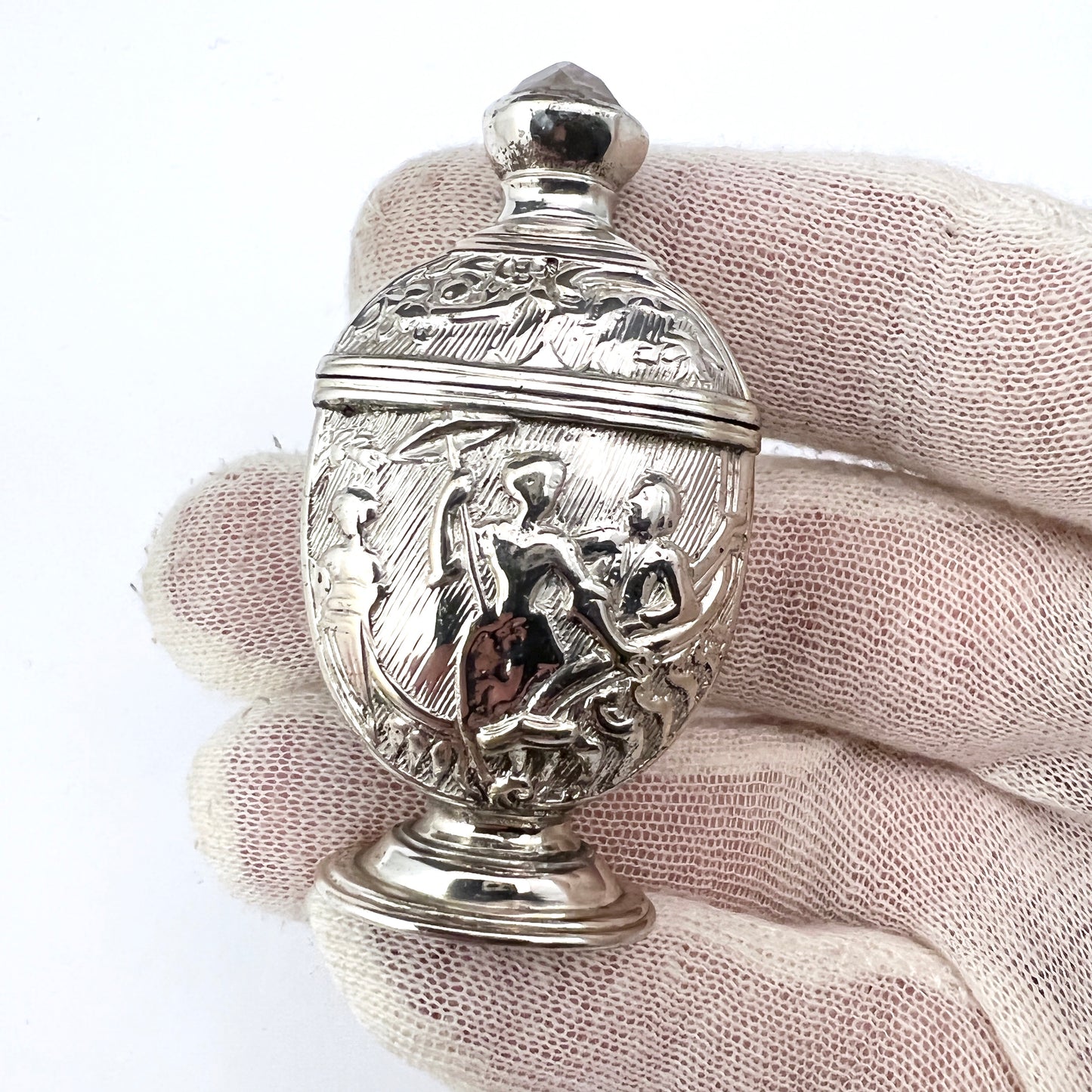 Antique late 1700s Georgian Solid Silver Foil Back Paste Table Vinaigrette Scent Bottle