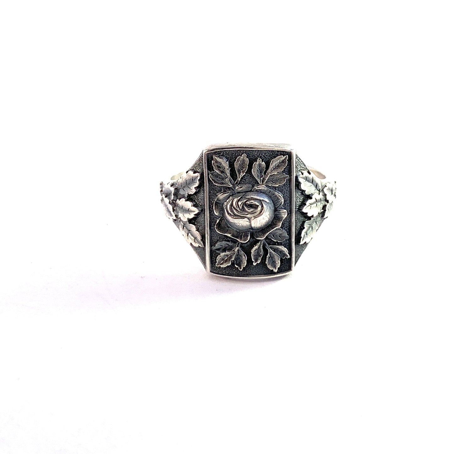 Uusi Kultaseppä, Finland year 1934. Solid Silver Rose Flower Ring.