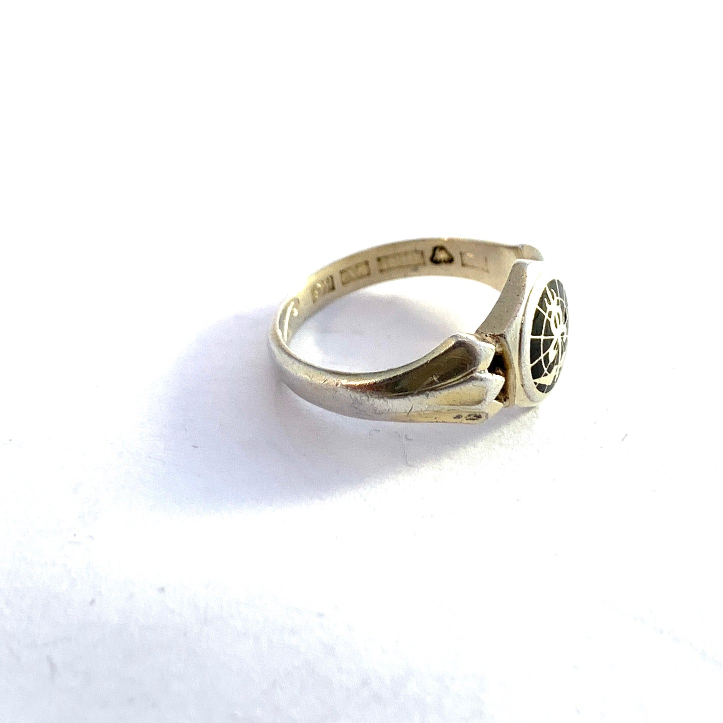 K Kallion, Finland 1939. Solid Silver Enamel Nurse Doctor Unisex Ring.