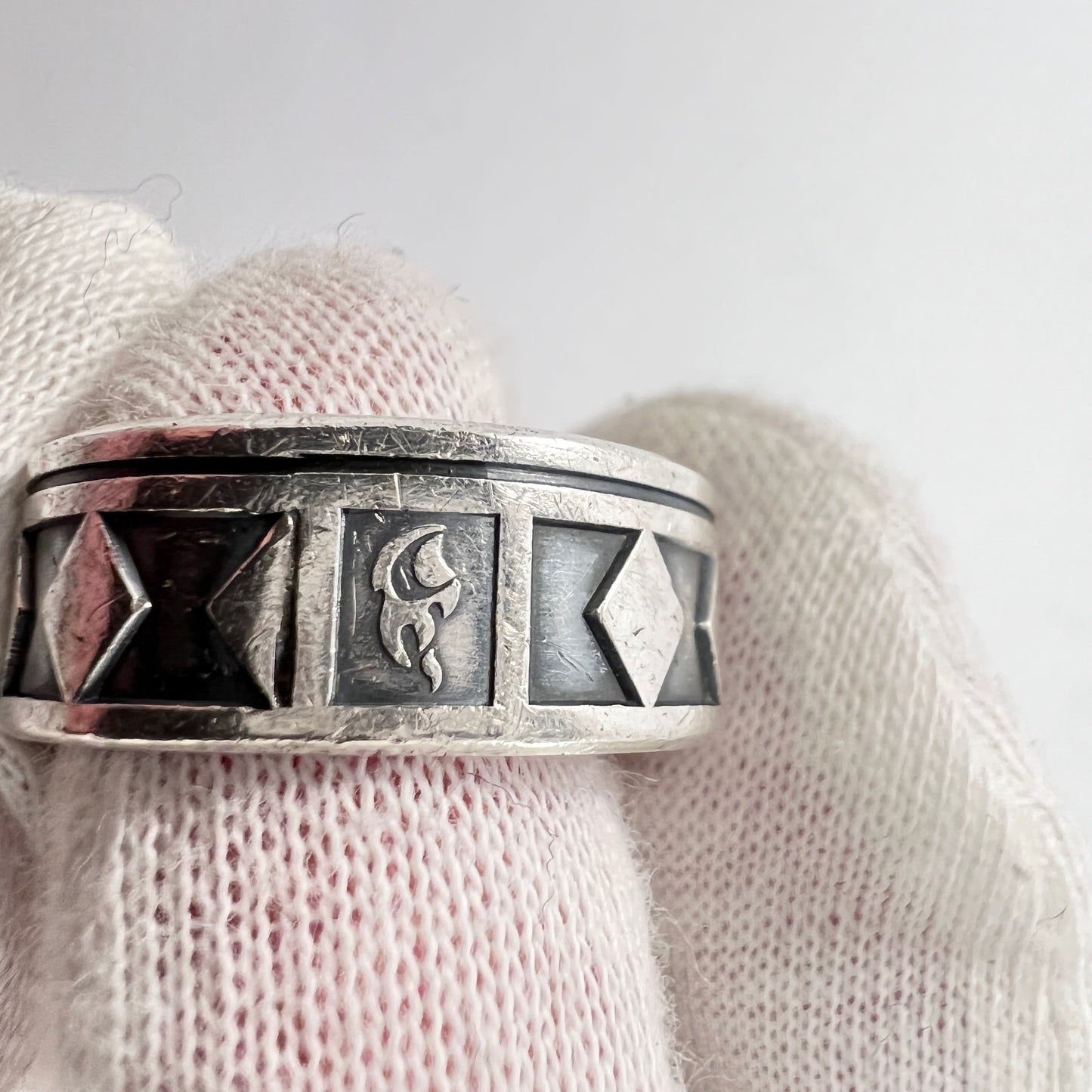 Uusitaito Oy, Finland. Vintage Chunky Sterling Silver Unisex Ring.