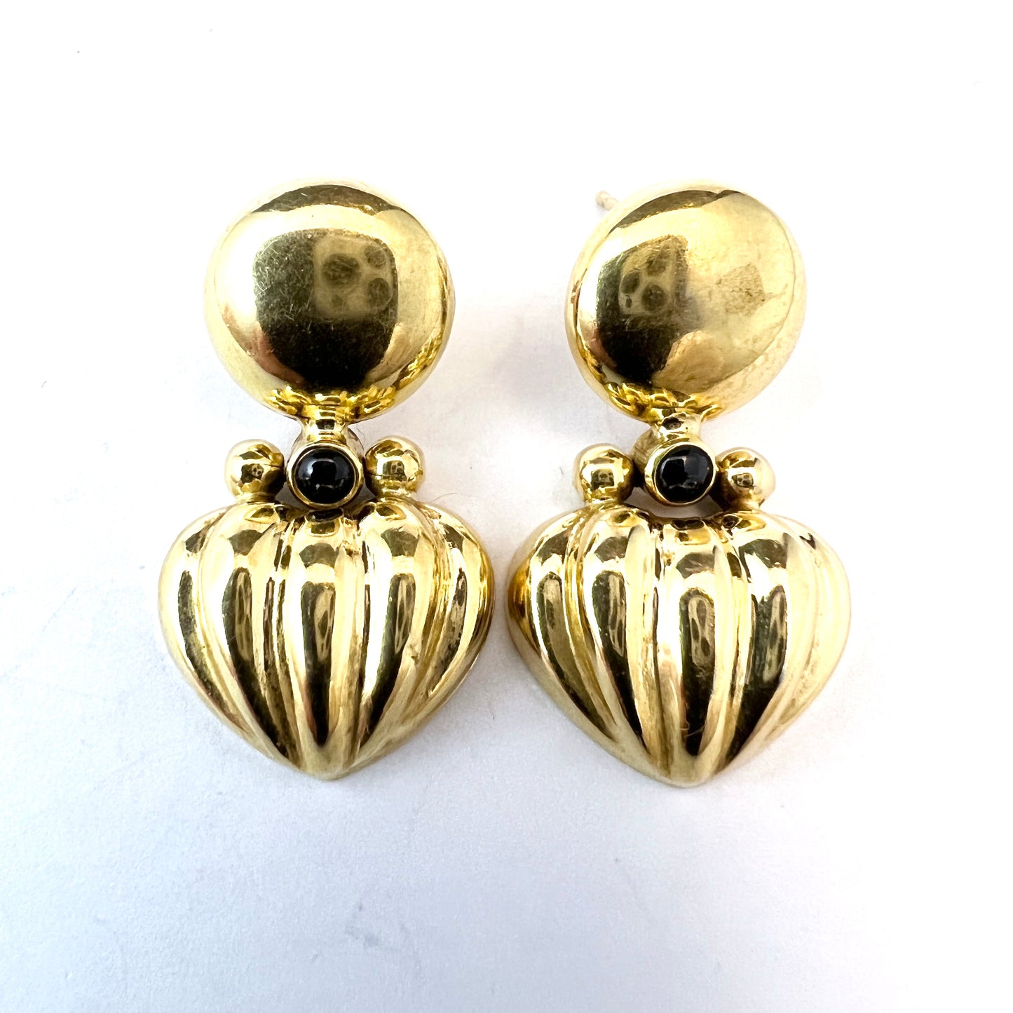 LE-GI. di ZOCCAI LELIO, Zanè, Italy 1980s. 18k Gold Sapphire Earrings. Signed.