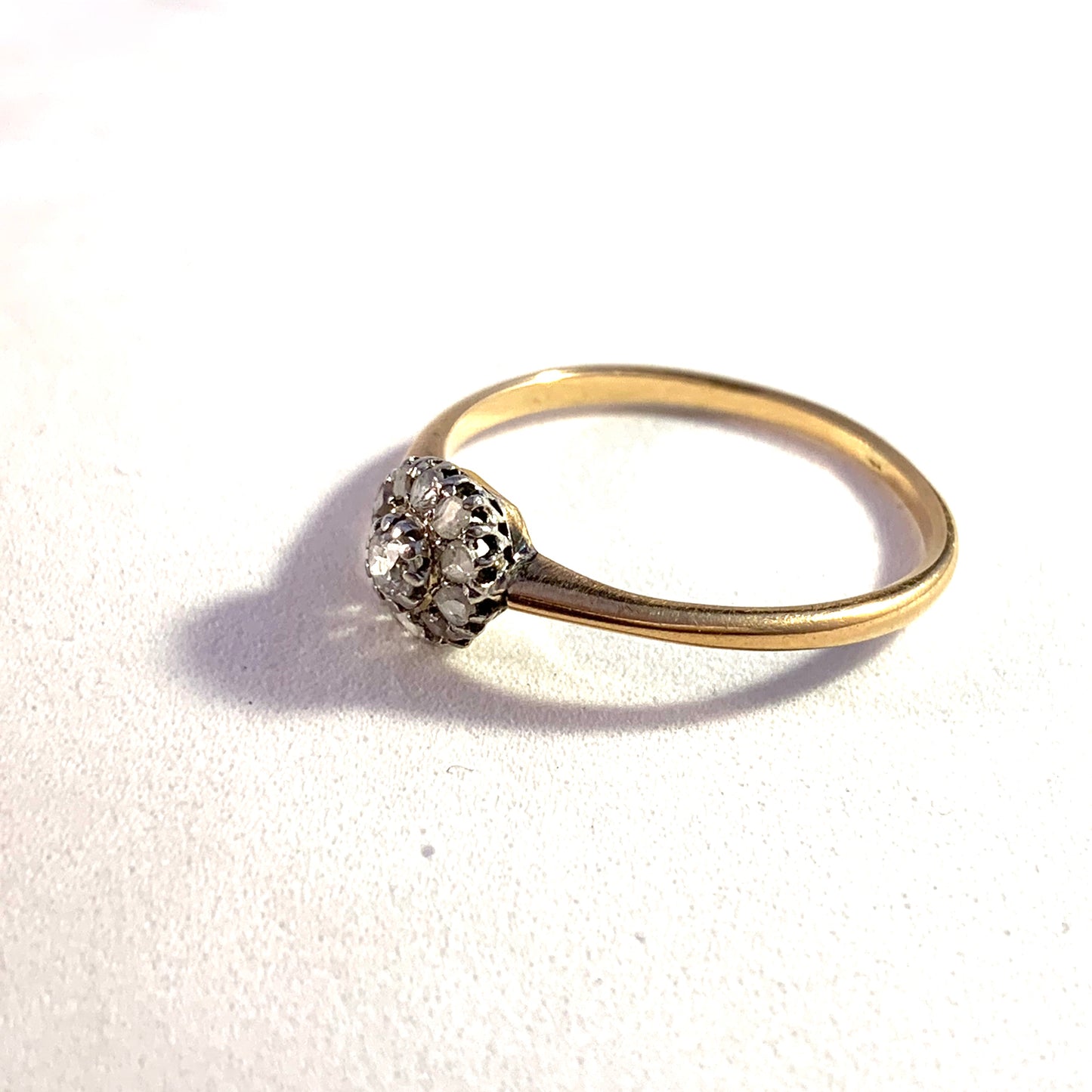 J Grönroos, Sweden 1948 Mid Century 18k Gold Diamond Cluster Ring.