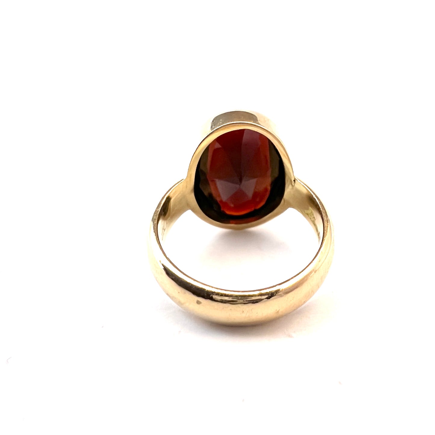 Albrechtsson, Sweden 1984. Vintage 18k Gold Garnet Ring. Signed. 8.4gram