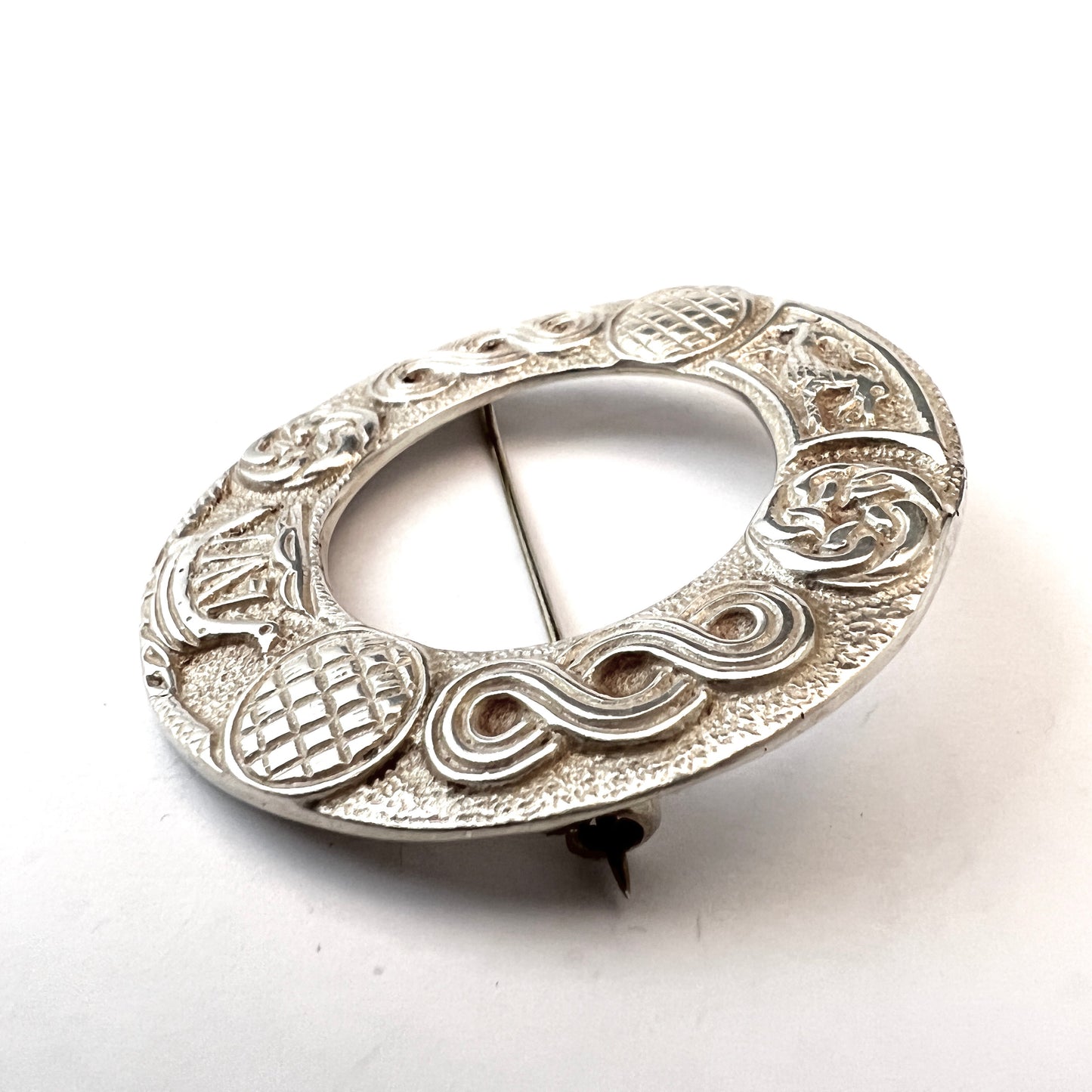 Robert Allison, Glasgow 1945. Vintage Sterling Silver Brooch.