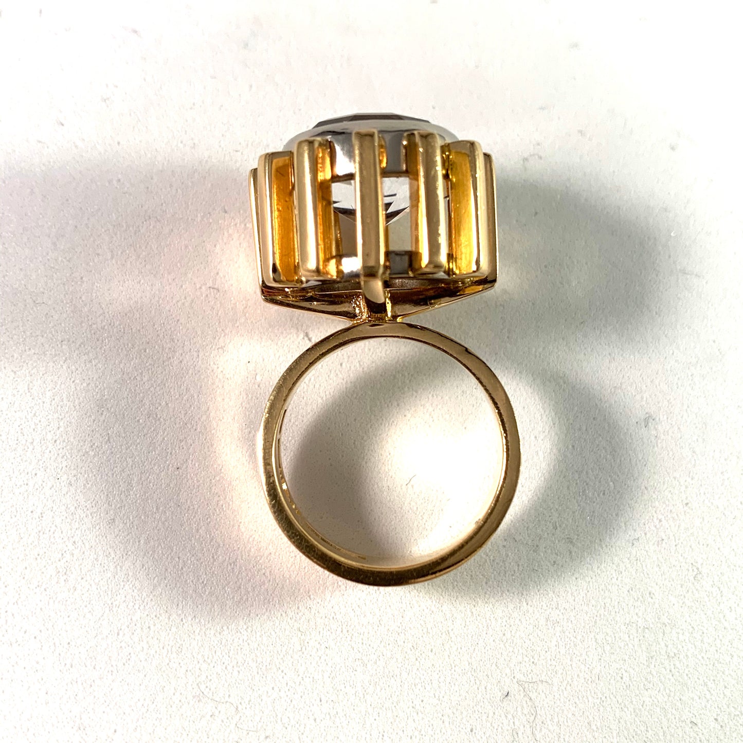 Claes E Giertta, Stockholm year 1965 Massive 19.3 gram 18k Gold Rock Crystal Modernist Unique Ring.