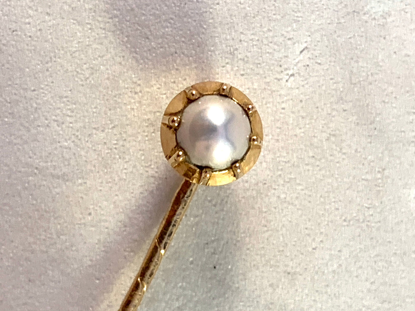 Martin Lysell, Sweden year 1922. 18k Gold Pearl Pin. Boxed.