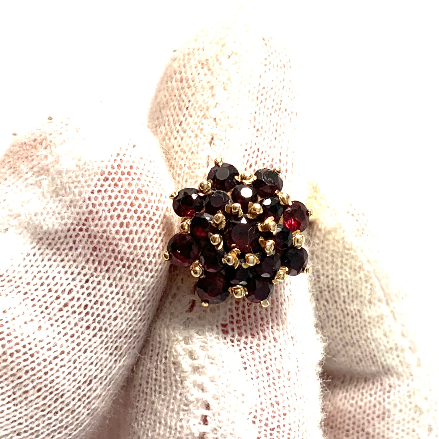 Italy 1940s Mid Century 18k Gold Garnet Cluster Ring.