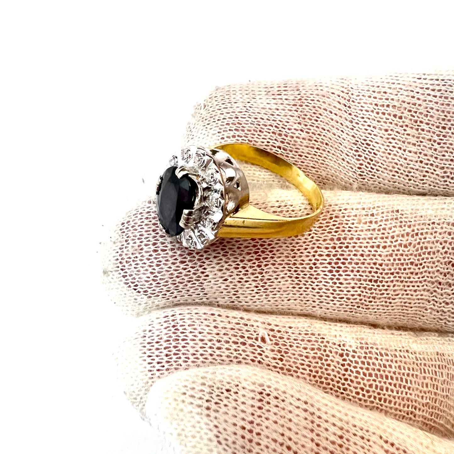 MLF, Finland 1996. Vintage 18k Gold Diamond Sapphire Ring.