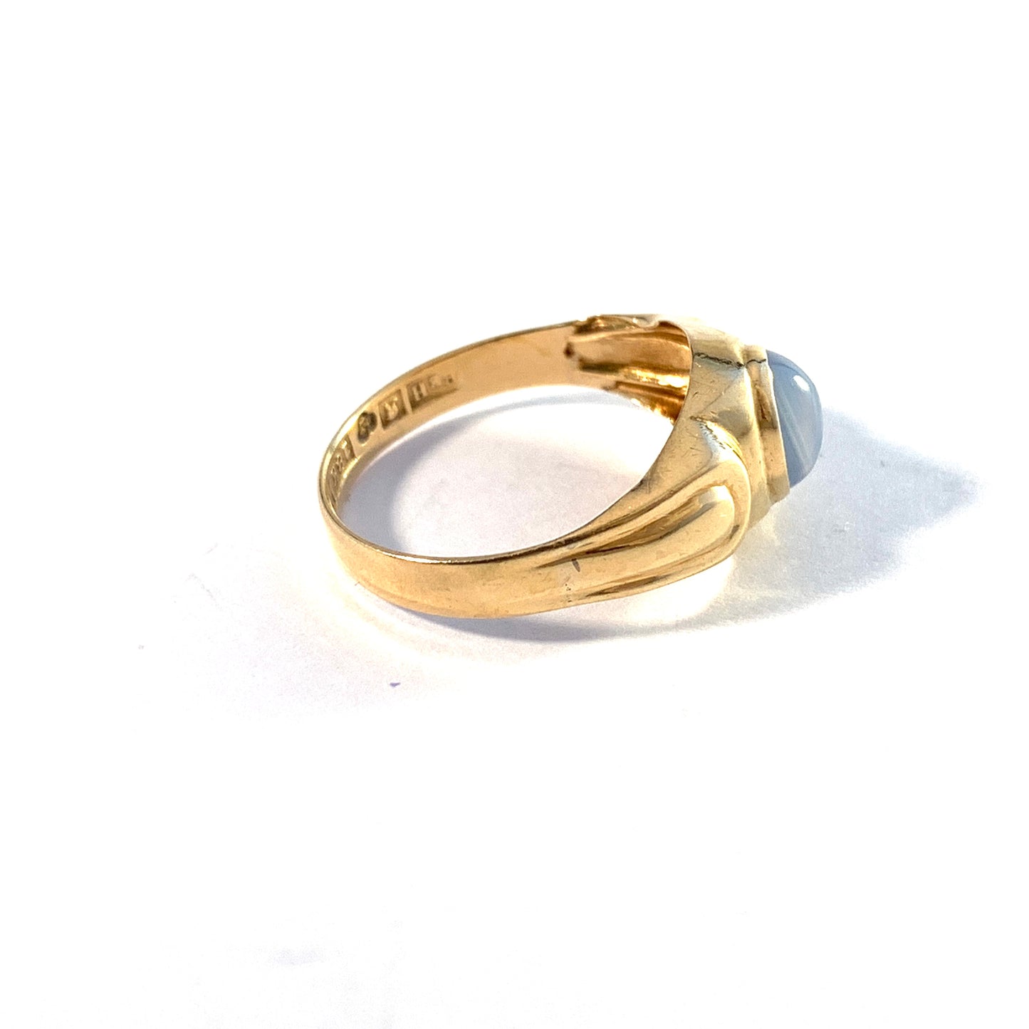 Bengt Hallberg, Sweden 1963. Vintage 18k Gold Chalcedony Ring.