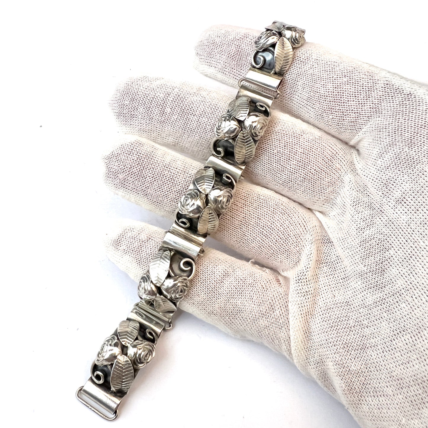 Kaplan, Stockholm year 1950. Vintage Sterling Silver Floral Bracelet.