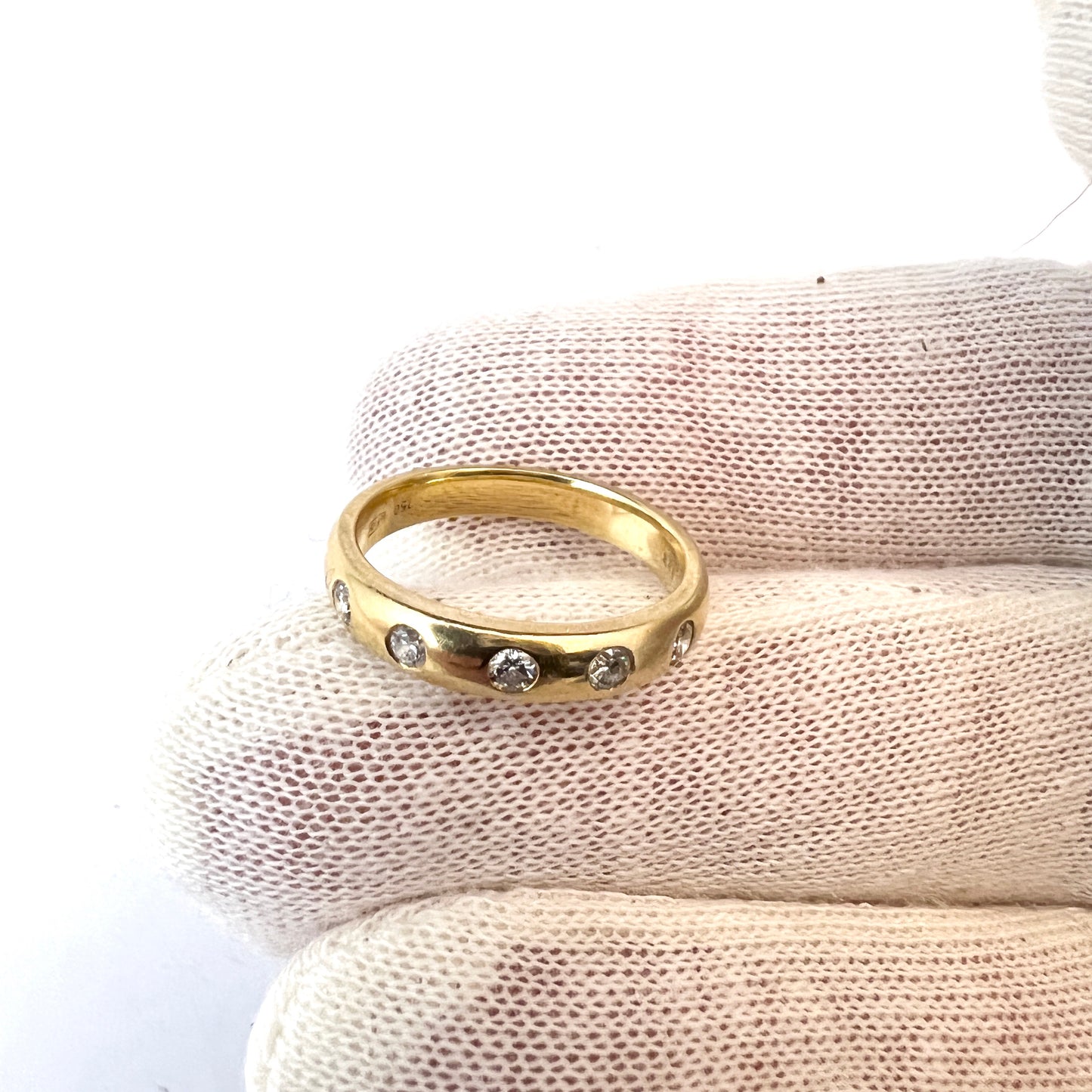 Guldfynd, Sweden. Vintage 18k Gold 0.25ctw Diamond Ring Band.