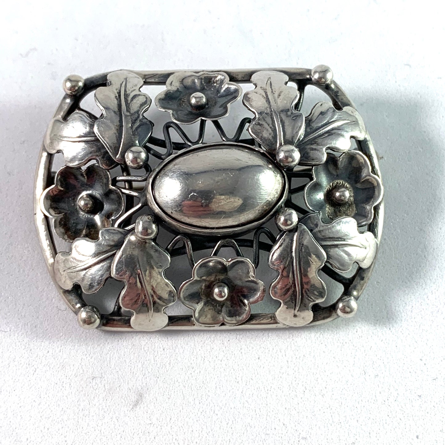 GUSSI, Sweden year 1951 Mid Century Solid Silver Brooch.