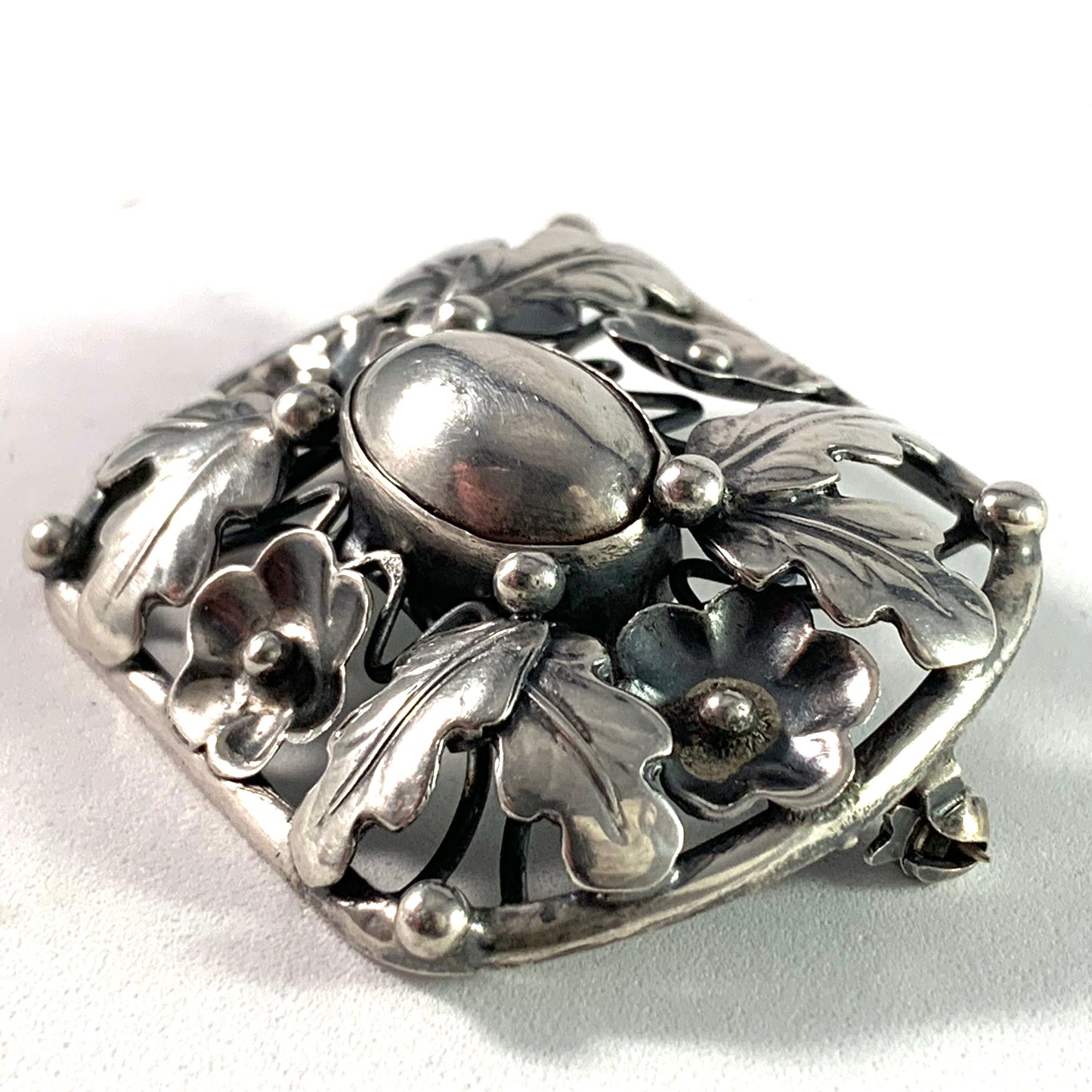 GUSSI, Sweden year 1951 Mid Century Solid Silver Brooch.