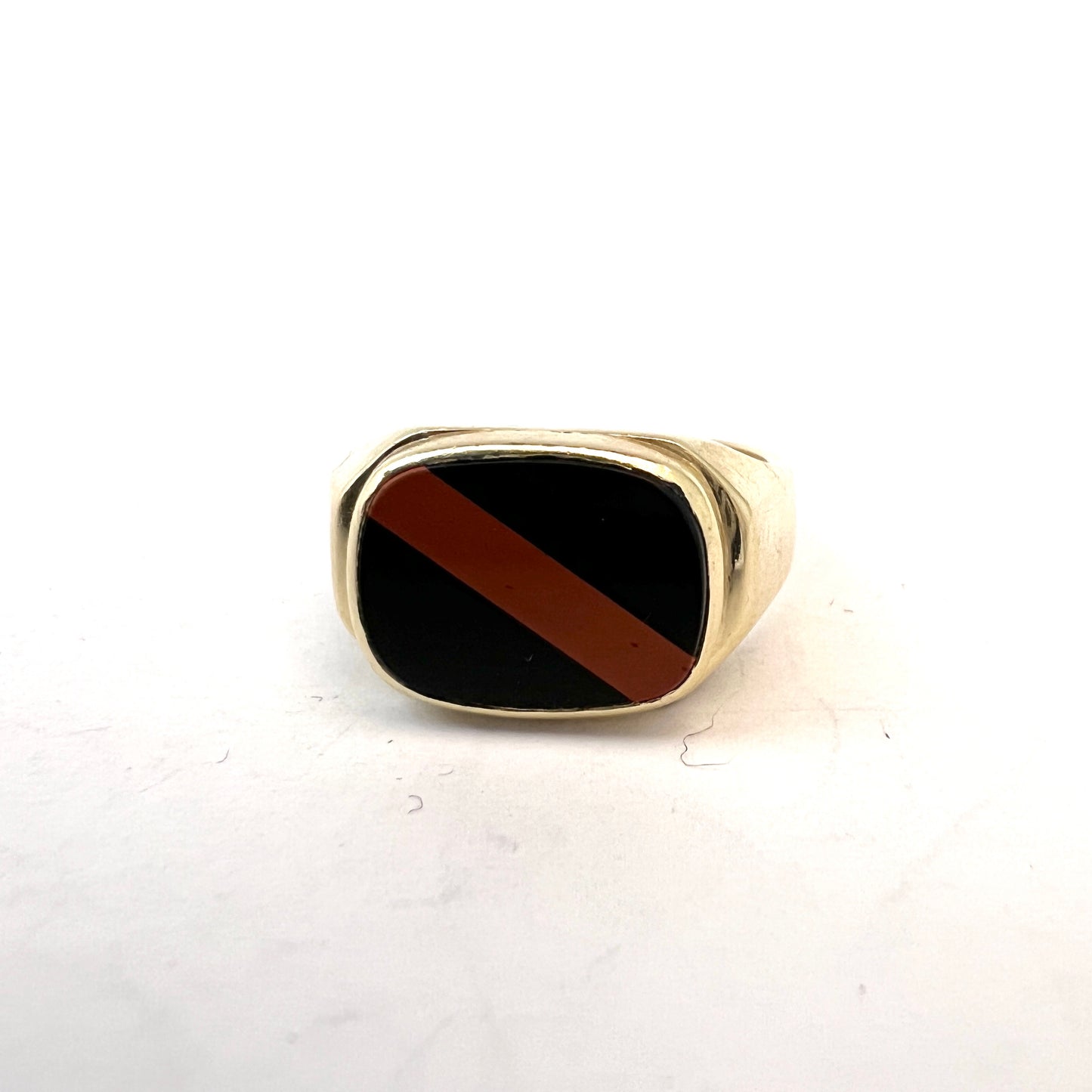 Maker RN, Continental Europe 1940-50s. Vintage 14k Gold Onyx Jasper Signet Ring.