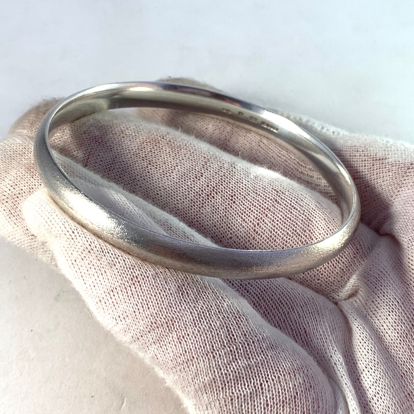 Randers Solvvarefabrik, Denmark. Vintage 1970s Sterling Silver Bangle.