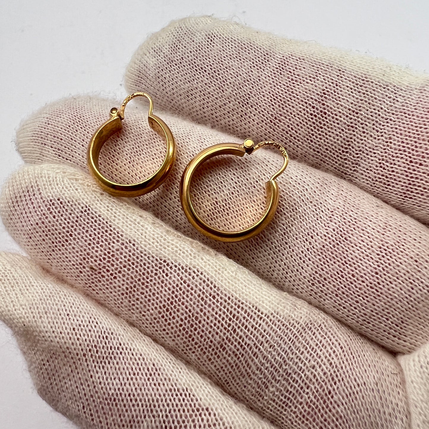 Sweden c 1960s Vintage Mid Century 18k Gold Earrings.