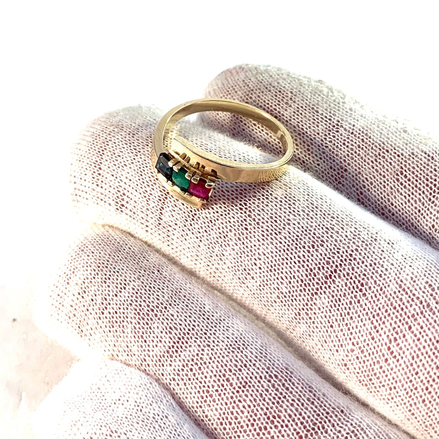 Vintage 14k Gold Synthetic Emerald, Sapphire Ring.