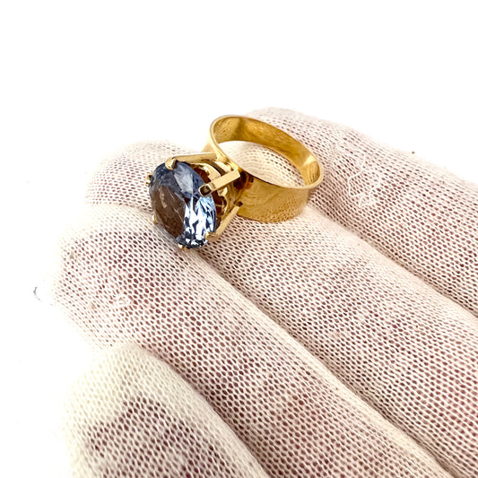 H G Baeckgård, Sweden 1966. Vintage 18k Gold Synthetic Spinel Ring. 6.85gram