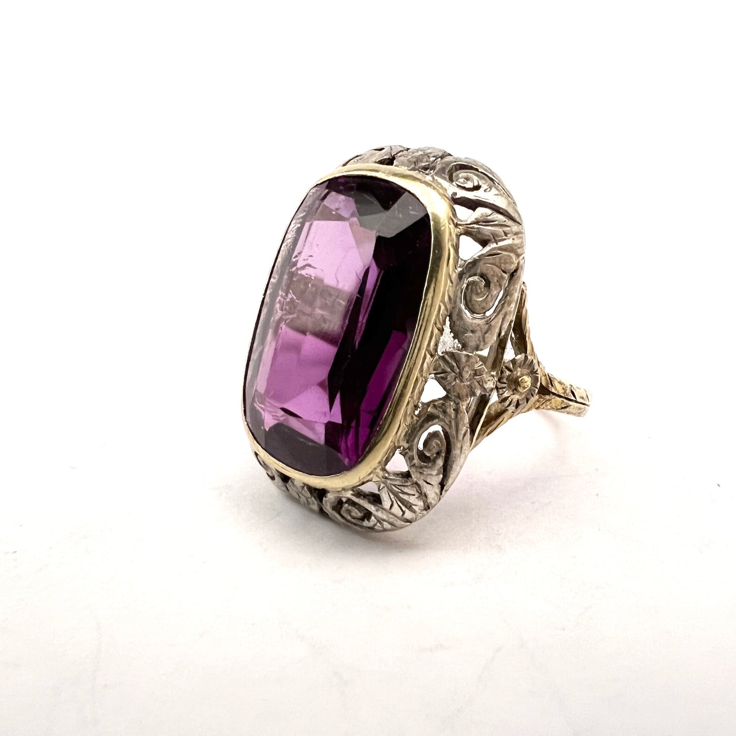 Maker FD 1930-40s. Vintage 18k Gold Silver Amethyst Ring.