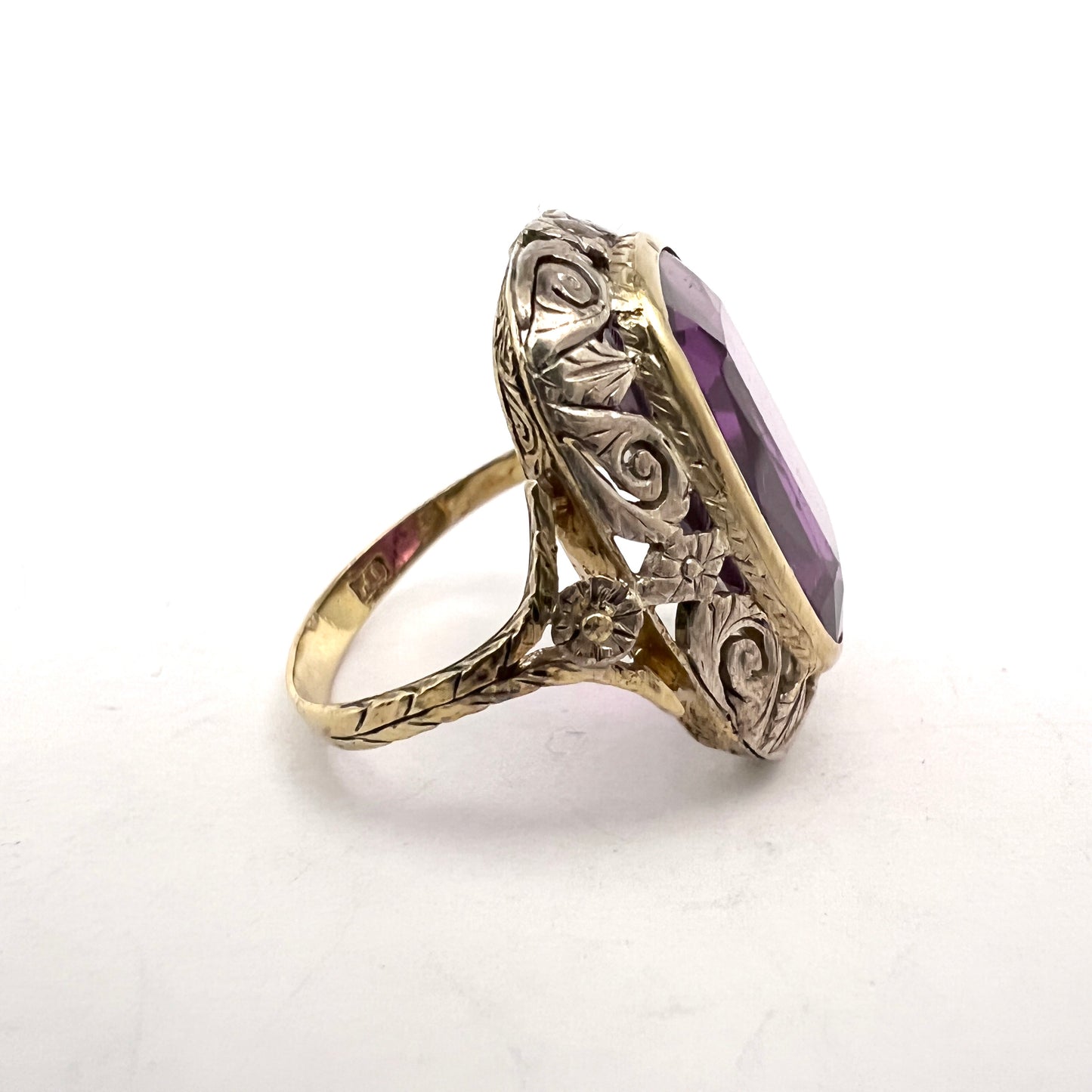 Maker FD 1930-40s. Vintage 18k Gold Silver Amethyst Ring.