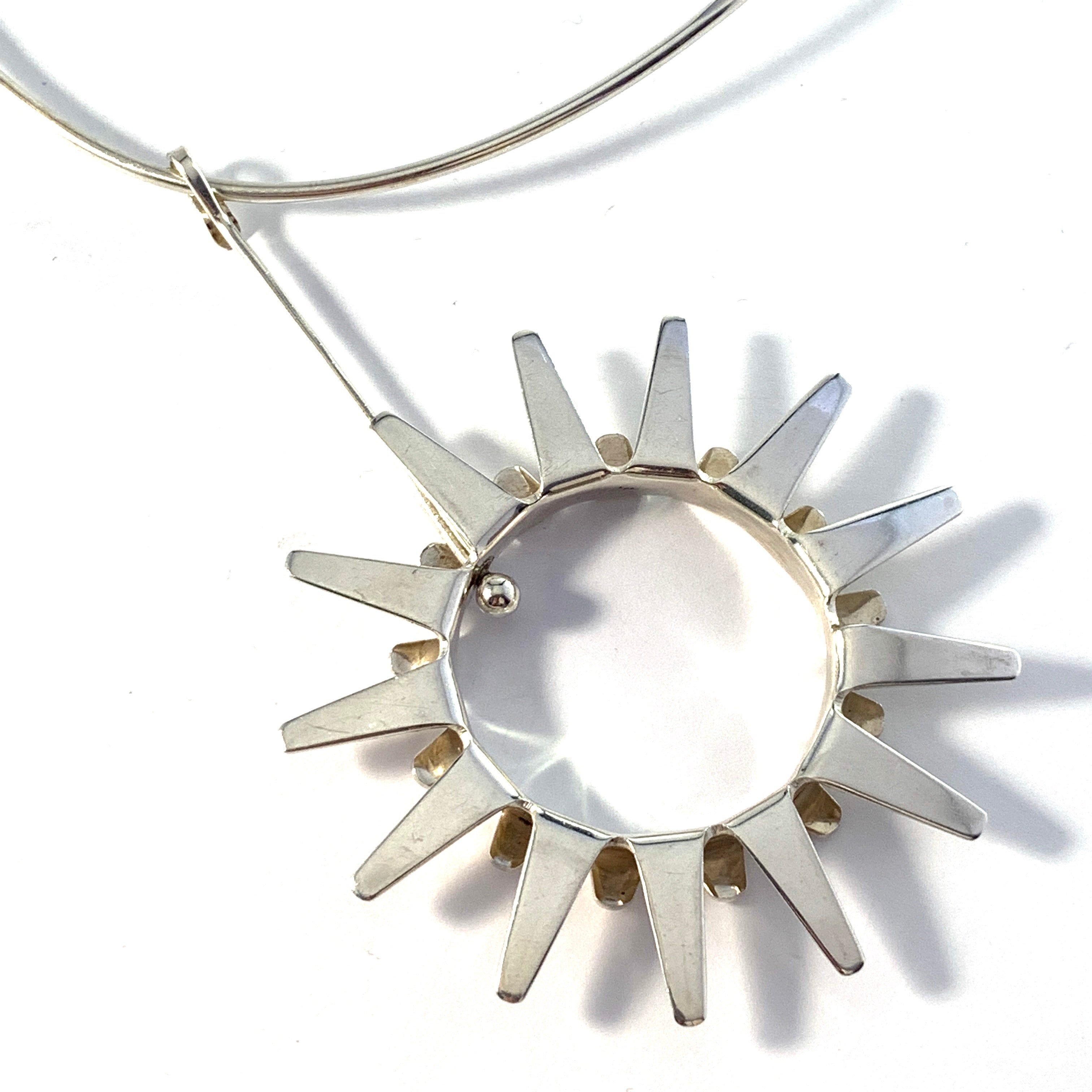 Tone Vigeland, for Plus Studios Norway c 1960. Sterling Silver Pendant Neckring Necklace.