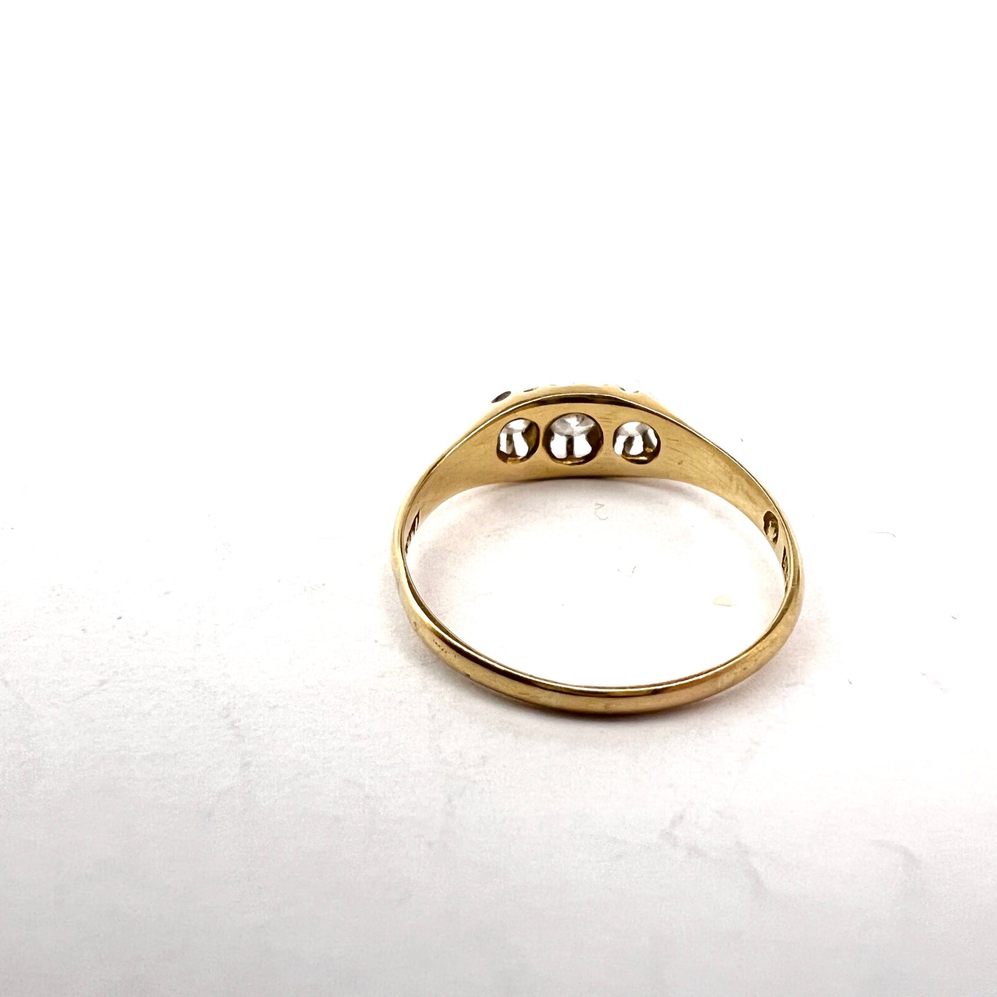 K A Mattinsson. Sweden 1919. Antique 18k Gold 0.29ctw Diamond Ring.