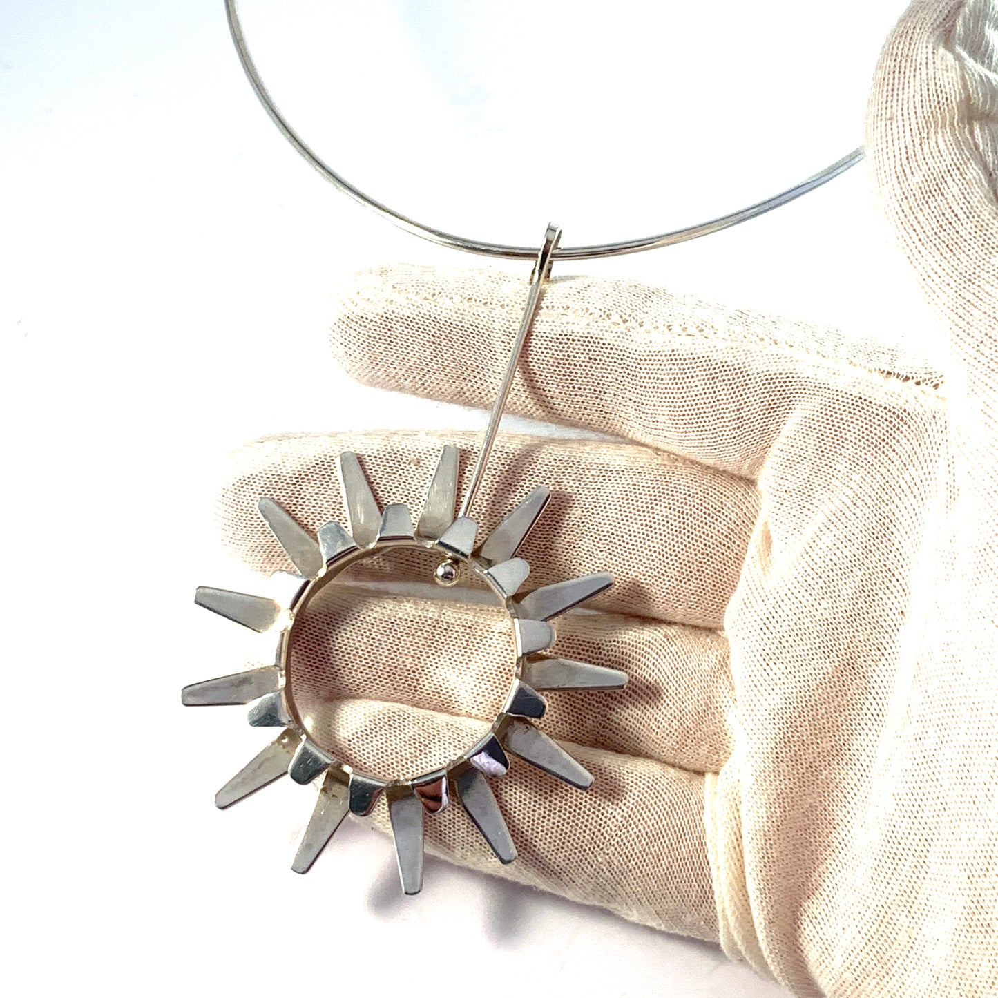 Tone Vigeland, for Plus Studios Norway c 1960. Sterling Silver Pendant Neckring Necklace.