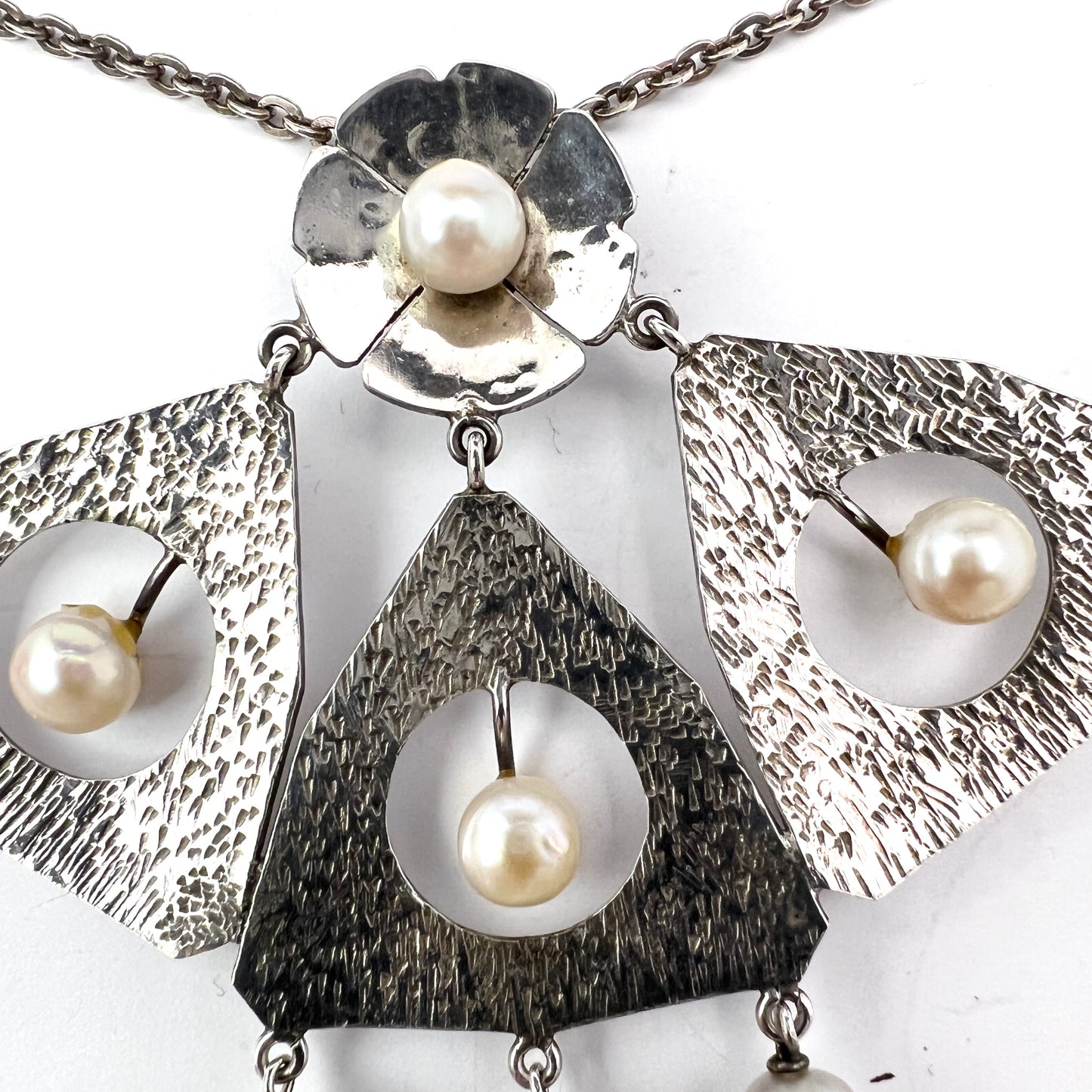 AA Berlinda, Sweden year 1970. Large Vintage Solid Silver Pearl Pendant Necklace.