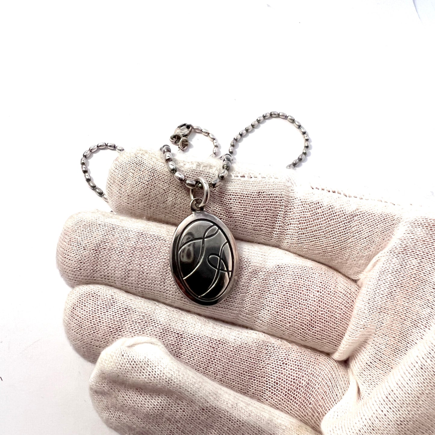 Kalevala Koru, Finland . Vintage Sterling Silver Pendant Necklace.