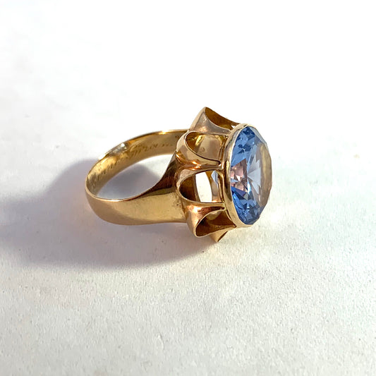 Guldvaruhuset, Sweden 1954 Mid Century 18k Gild Intense Blue Synthetic Spinel Cocktail Ring.