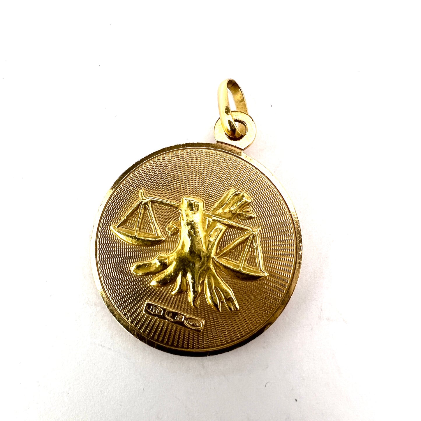 Uno A Erre, Arezzo Italy 1944-68. Vintage 18k Gold Libra Scales of Justice Pendant. 8.4gram