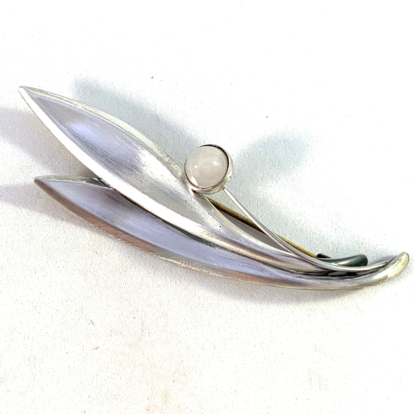 Elis Kauppi,  Kupittaan Kulta Finland year 1960 Mid Century Modern Solid Silver Quartz Brooch.