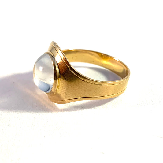 Sigurd Persson for Stigbert, Stockholm 1952 Mid Century Modern 18k Gold Moonstone Ring.