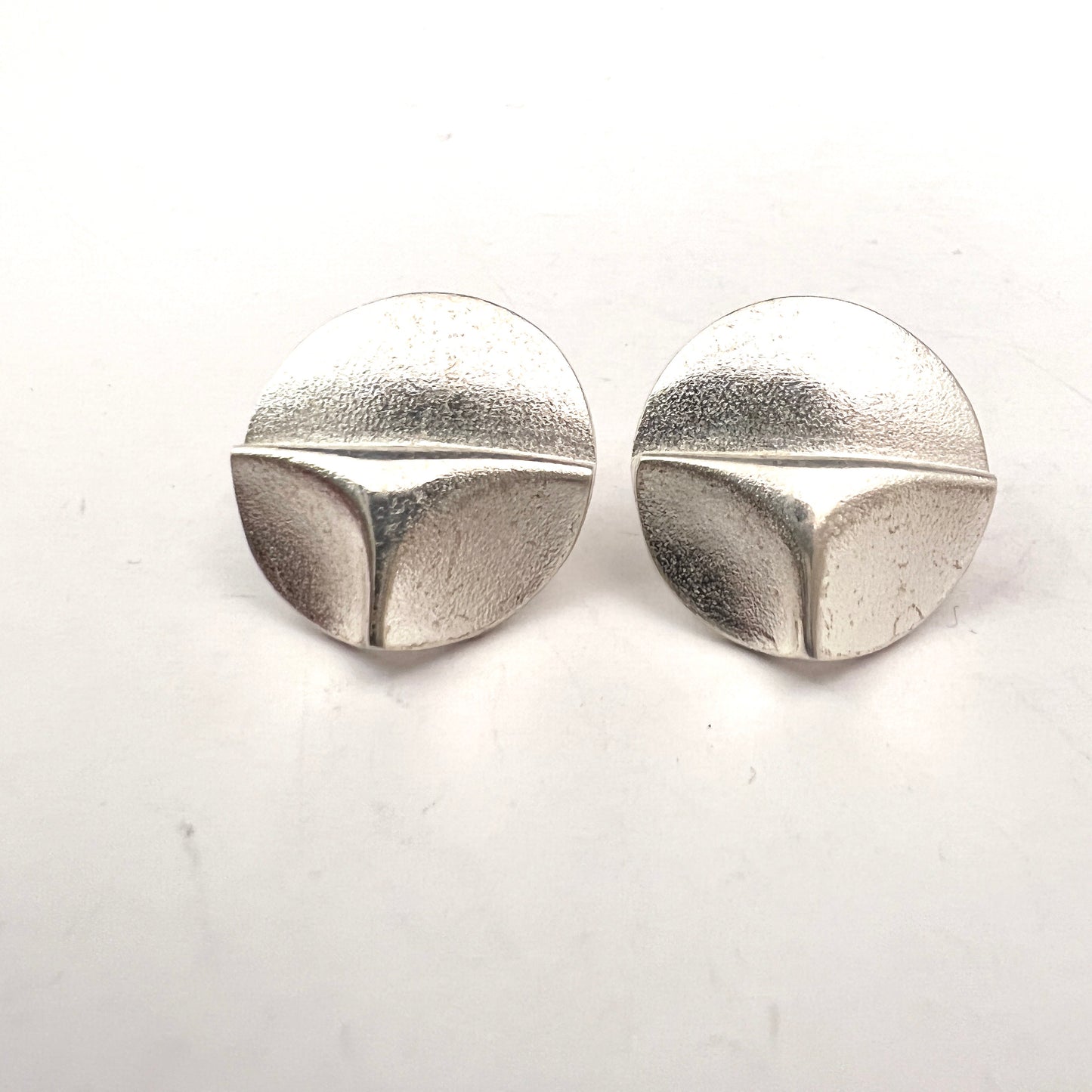 Bjorn Weckstrom, Lapponia Finland 1986. Sterling Silver Earrings. Design Southern Triangle.