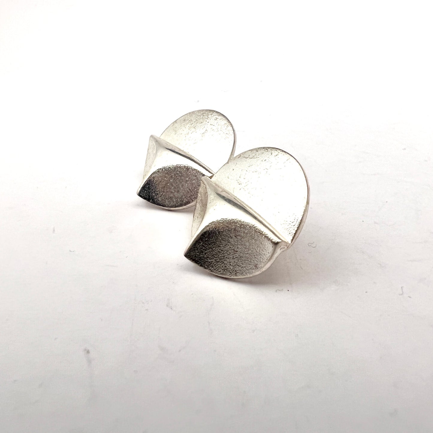 Bjorn Weckstrom, Lapponia Finland 1986. Sterling Silver Earrings. Design Southern Triangle.