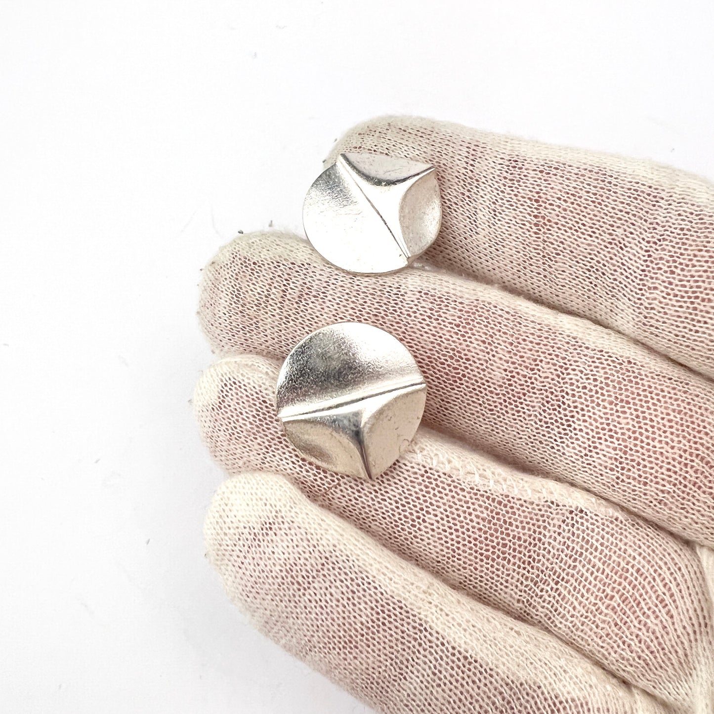 Bjorn Weckstrom, Lapponia Finland 1986. Sterling Silver Earrings. Design Southern Triangle.